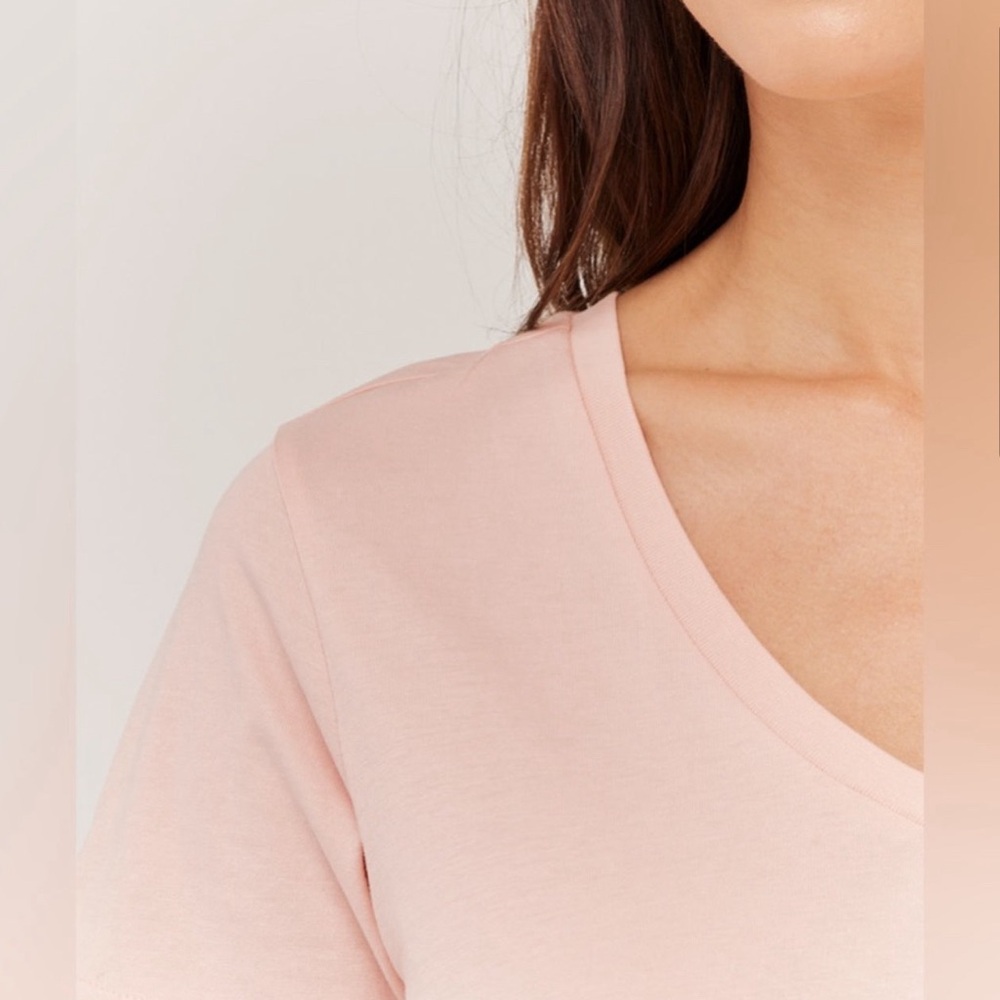 NWT Pact 100% Organic Cotton Pale Mauve V Neck Softspun Tee Shirt - Picture 4 of 4